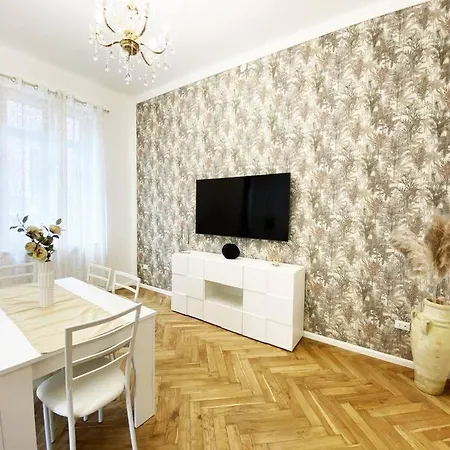 Apartment Dhouse Antichita All'avanguardia *