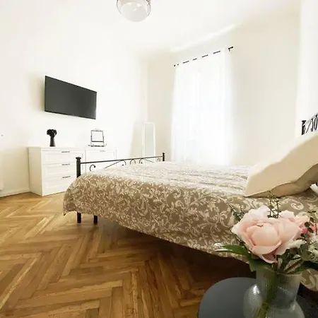 Dhouse Antichita All'avanguardia * Реджонель-Эмилия